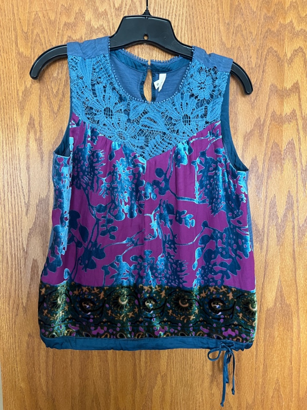 Crochet Yoke Floral Sleeveless Camisole - Teal & Purple